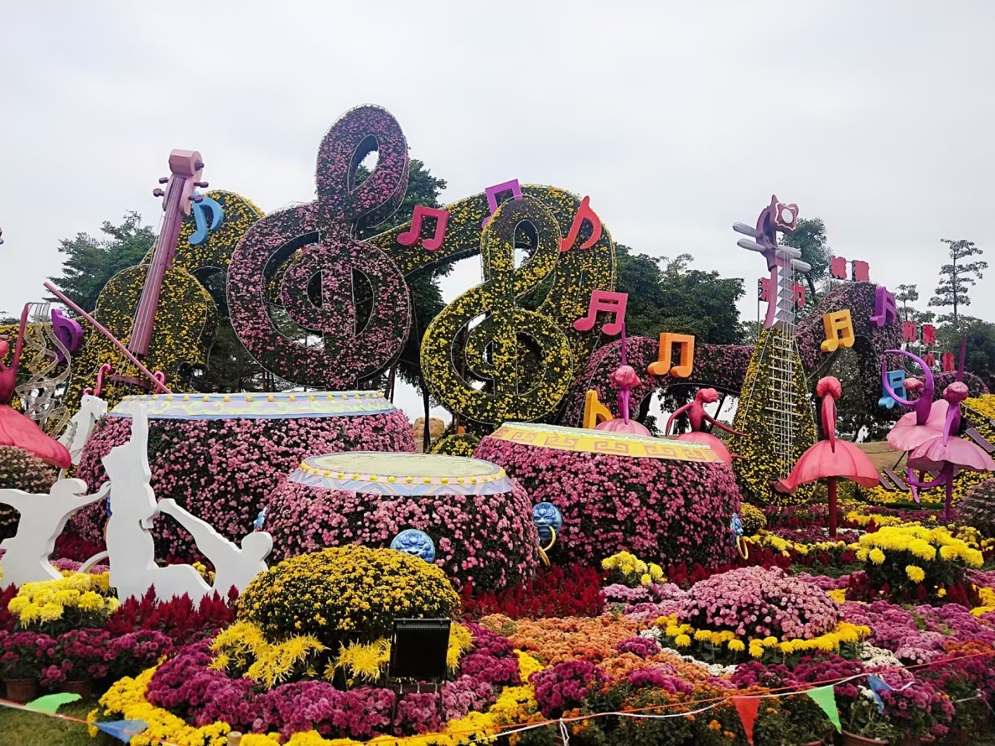 湖南菊花造型在公园景区菊花展的运用